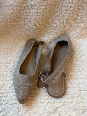 MIA Pointed Slingback Flats in Light Gray Knit